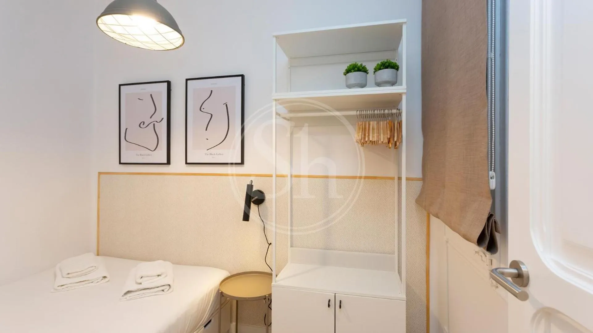 Moderno Apartamento Familiar En Eixample Barcelona 0*,  Spain